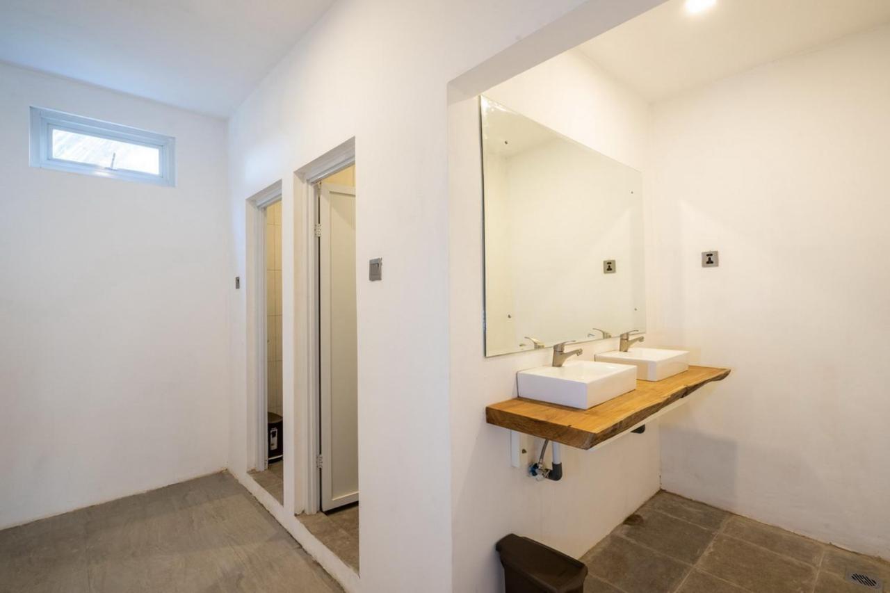 Good Cheer Hostel นูซาเลมโบงัน ภายนอก รูปภาพ
