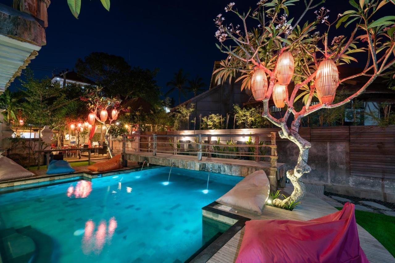 Good Cheer Hostel นูซาเลมโบงัน ภายนอก รูปภาพ
