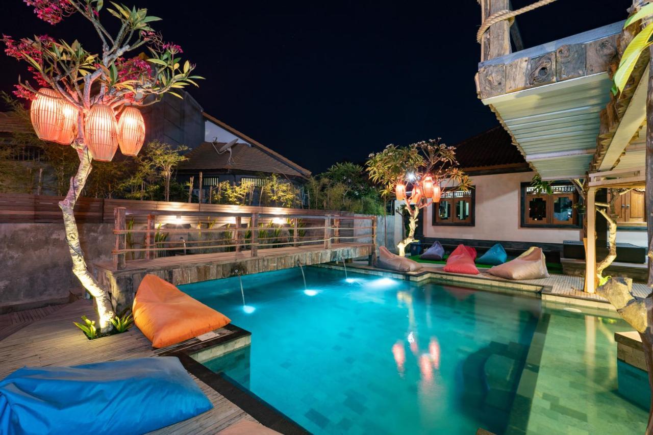Good Cheer Hostel นูซาเลมโบงัน ภายนอก รูปภาพ