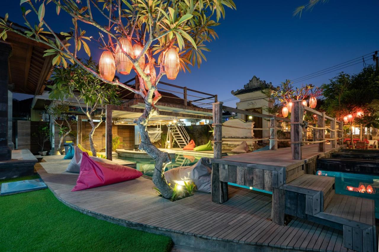 Good Cheer Hostel นูซาเลมโบงัน ภายนอก รูปภาพ